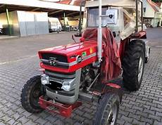 Traktor MF133